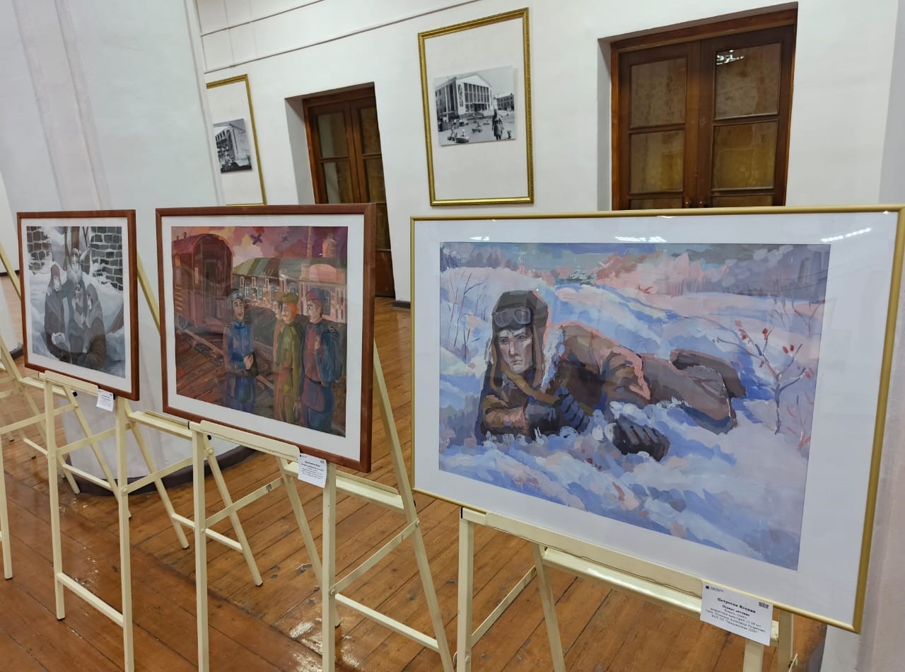 Приглашаем посетить выставку творческих работ «Краски Победы»