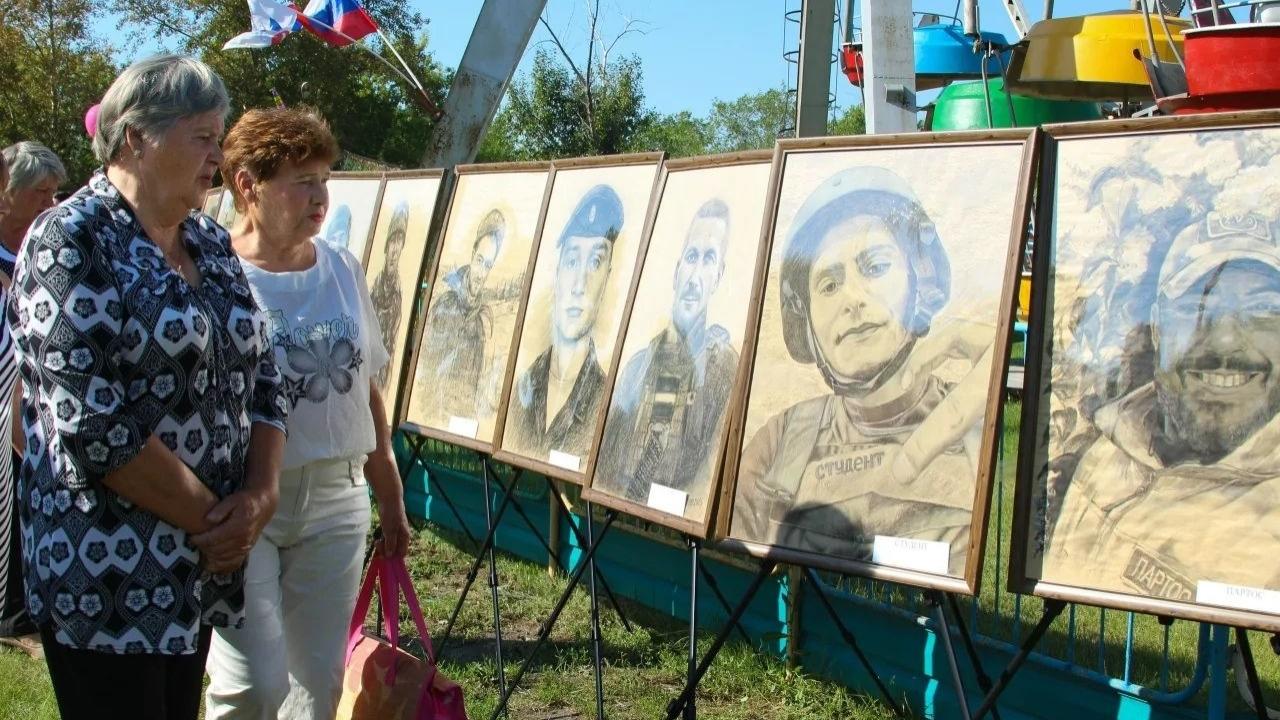 Штрихи мужества на чёрном фоне: выставка «Уголь земли русской» ждёт омичей