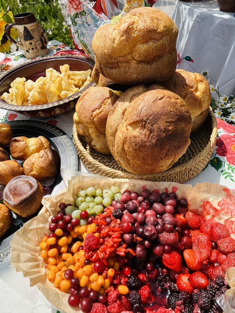 4 калачи Елены Нуждиной из Аникино Колосовского на Троицу 25.jpg